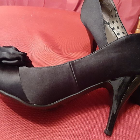 Fergalicious by Fergie, size 8, black - Picture 3 of 4